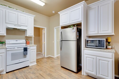 Historic Home Half-mile to Downtown Guthrie!