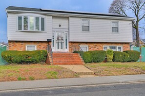 Apartment (0 Bedroom) | Interior - 2 Mi to UBS Arena: Wfh-friendly Couple's Retreat (Floral Park)