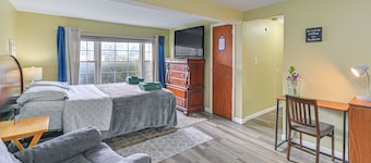 2 Mi to UBS Arena: Wfh-friendly Couple's Retreat
