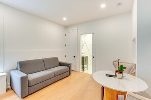 Apartment (0 Bedroom) | Interior - Centrally Located & Pet Friendly: Yonkers Studio! (Yonkers)