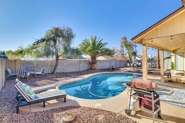 Swim, Play & Cookout! Family Home In Phoenix - Phoenix, AZ