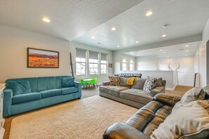 Apartment (4 Bedrooms) | Interior - Hike, Bike & Swim: Utah Family Home w/ Mtn Views! (Washington)