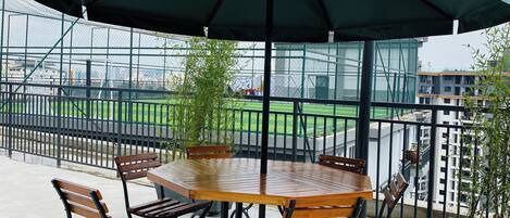 تناول الطعام بالخارج