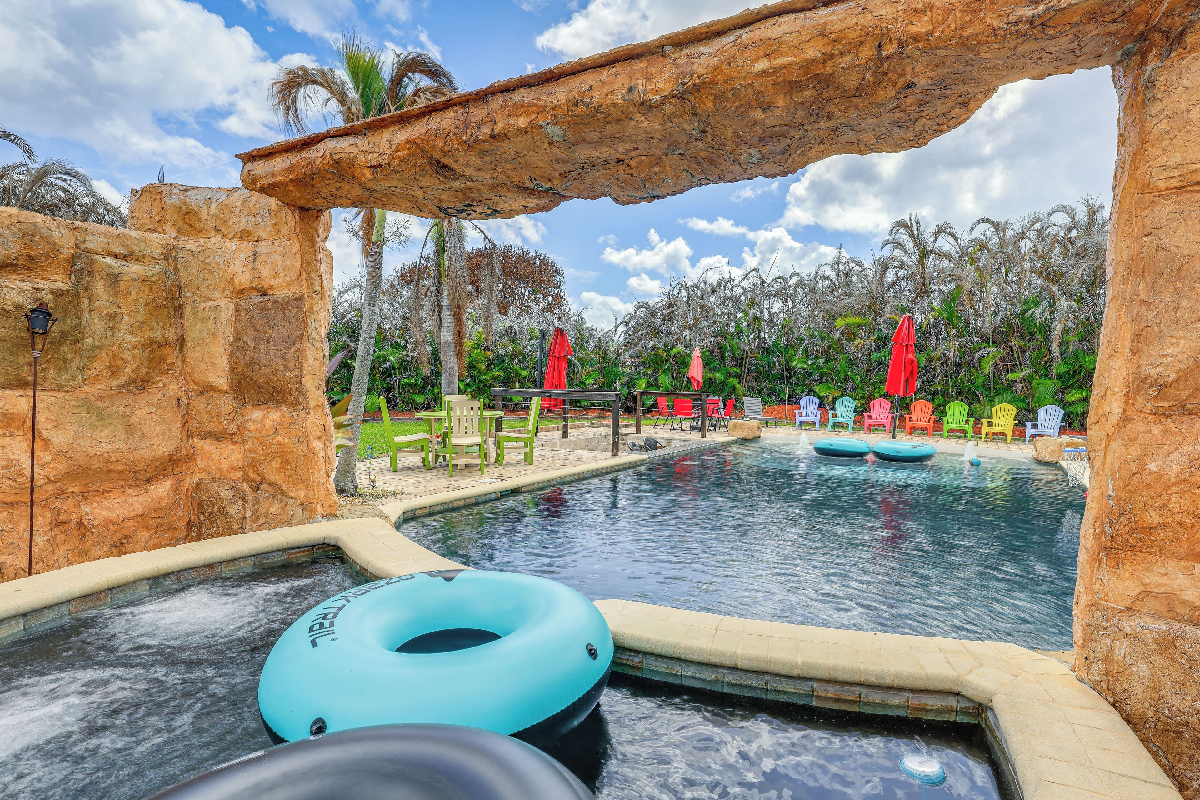 Villa (5 Bedrooms) | Front of property