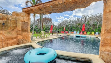 Vila (5 Bedrooms) | Bagian depan properti