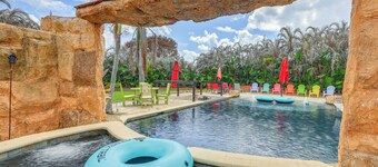 Pool & Spa: Spacious Port St Lucie Villa!