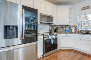 Villa (5 Bedrooms) | Interior - Pool & Spa: Spacious Port St Lucie Villa! (Port Saint Lucie)