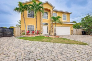 Villa (5 Bedrooms) | Interior - Pool & Spa: Spacious Port St Lucie Villa! (Port Saint Lucie)
