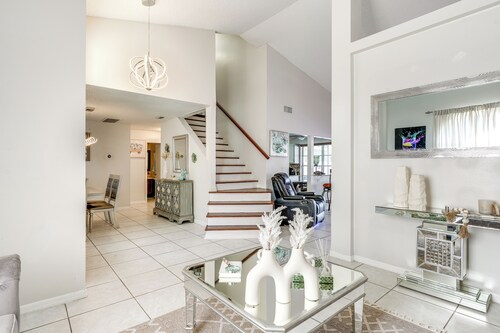 3 Mi to Marina: Riverview Family Home w/ Lanai!