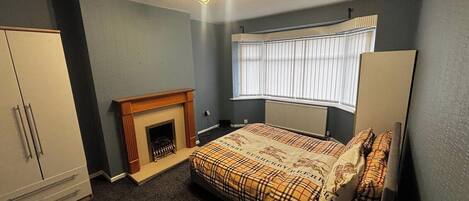 4 chambres, fer et planche à repasser, Wi-Fi gratuit, draps fournis