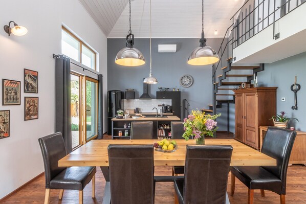 Villa | Dining - Chalet in Roprachtice Near Ski Slopes (Kladruby nad Labem)