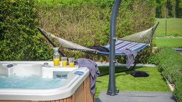 Bañera de hidromasaje exterior