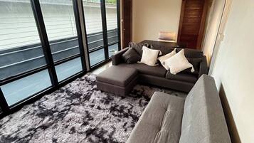 Bungalow, 1 Bedroom, Smoking, Balcony | Living room