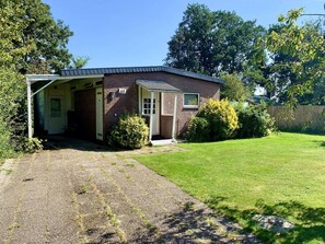 House | Exterior - Sunny Garden Retreat Bungalow (Sint Maartensvlotbrug)