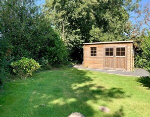 House | Exterior - Sunny Garden Retreat Bungalow (Sint Maartensvlotbrug)