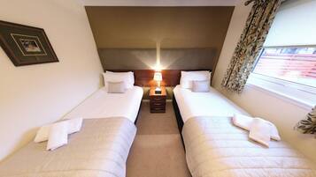 2 bedrooms, iron/ironing board, bed sheets