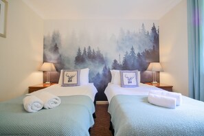 3 chambres, fer et planche à repasser, Wi-Fi gratuit, draps fournis