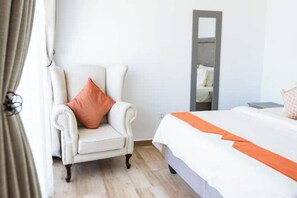 3 chambres, fer et planche à repasser, Wi-Fi, draps fournis