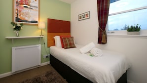 Room - Reindeer Retreat is a delightfully cosy yet stylish property with mountain views (Aviemore)