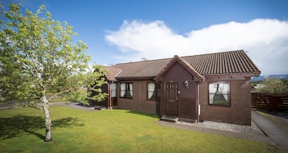 A delightfully cosy Highland retreat with 4 star quality, comfort and style for 4-6 guests.