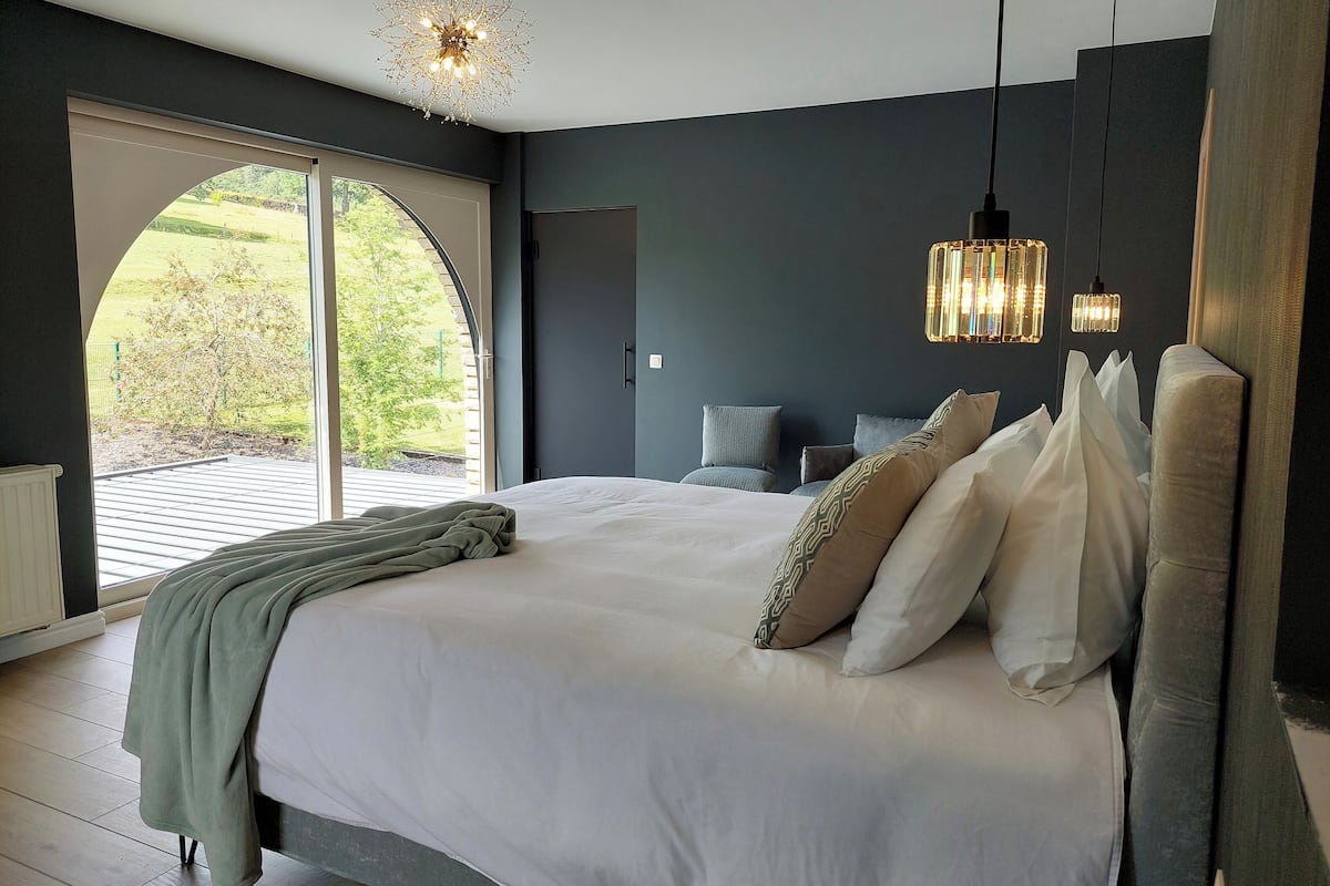 Superior Double Room | 1 bedroom, laptop workspace, blackout drapes, free WiFi