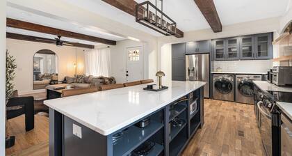 New! -4500 sqft Luxurious/Upscale Mountain style in South CLT-2 Master-
5 Kings!