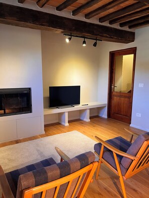 Smart TV, fireplace, printers