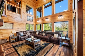 Smart TV, fireplace, video games, DVD player - Private Indoor Pool • Luxury Lodge • Theater, Firepit (Sevierville)