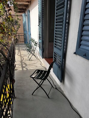 Terrace/patio - Charming Spacious B&B with Balcony, near Lago di Viverone on the Via Francigena (Viverone)