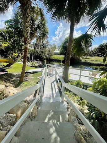 Property grounds. Gulf access. FREE Kayaks,SUP’’s & Canoe.Bring your boat,bring the pups!