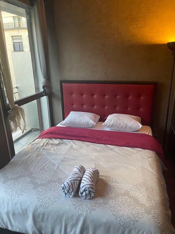 1 chambre, fer et planche à repasser, Wi-Fi, literie fournie