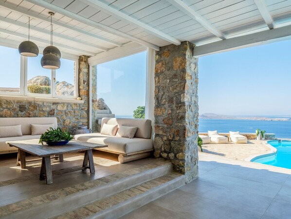 6 bedrooms, desk - Villa Tavani Agios Ioannis Mykonos (Mykonos)