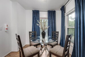 Appartement, 2 slaapkamers | Dineren