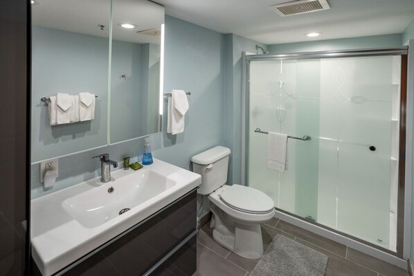 Estudio | Baño | Toallas y champú