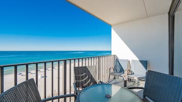 Condo, 2 Bedrooms | Outdoor dining