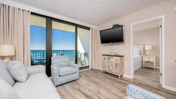Condo, 2 Bedrooms | Living area