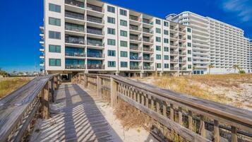 Condo, 2 Bedrooms | Exterior