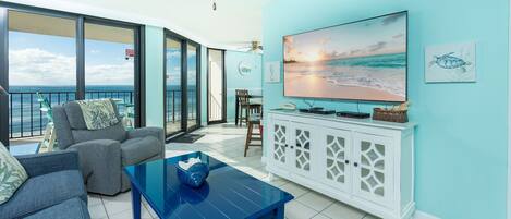 Condo, 1 Bedroom | Living area