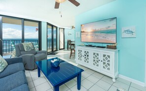 Condo, 1 Bedroom | Living area