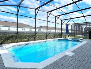 Rumah, beberapa kamar | Kolam renang | Sebuah kolam renang air hangat