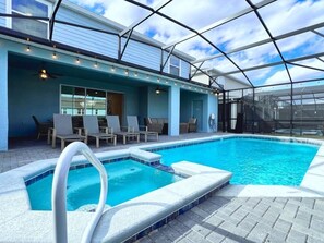 Rumah, beberapa kamar | Kolam renang | Sebuah kolam renang air hangat