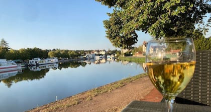 Gîte les 2 cygnes: a gentle adventure on the banks of the Loire