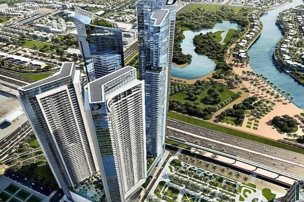 Lux BnB Aykon Tower Skyline Views