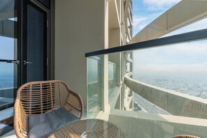 Luxury Studio Suite, City View | Terrace/patio