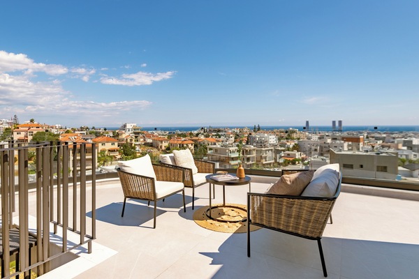 Apartment, 3 Bedrooms, Balcony, City View | Teres/patio