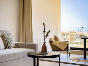 Apartment, 1 Bedroom, Balcony, City View | Living room