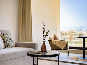 Apartment, 1 Bedroom, Balcony, City View | Living room