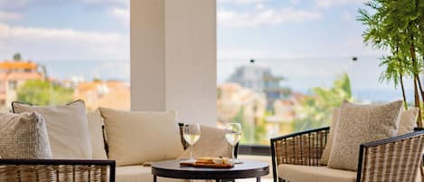 Departamento, 3 habitaciones, balcón, vista a la ciudad | Balcón