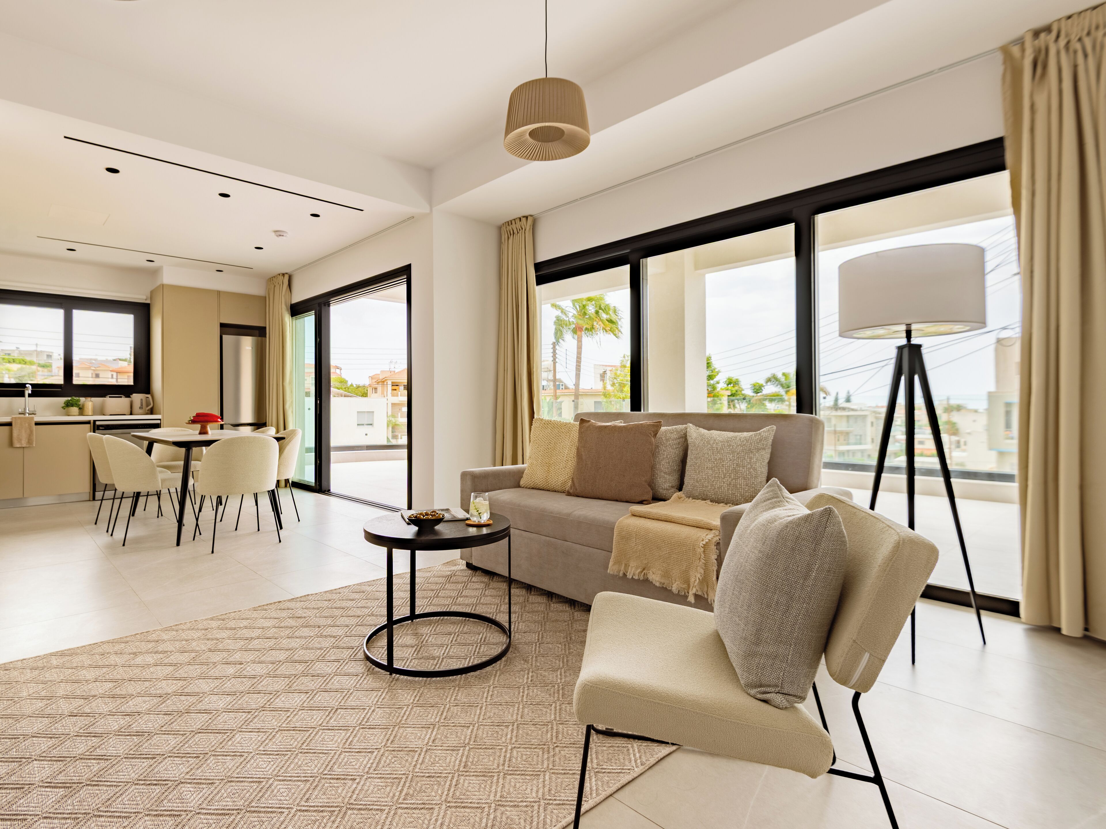 Apartment, 2 Bedrooms, Balcony, City View | Living room