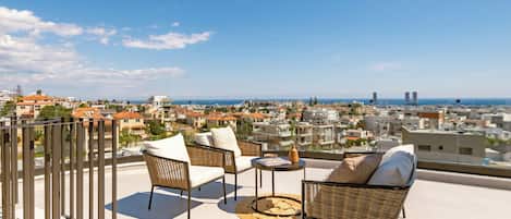 Apartment, 3 Bedrooms, Balcony, City View | Terrace/patio